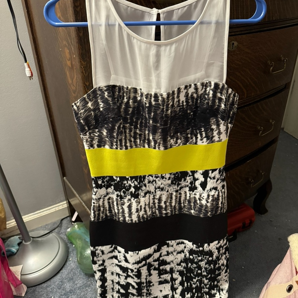 I am selling this lovely dress!!